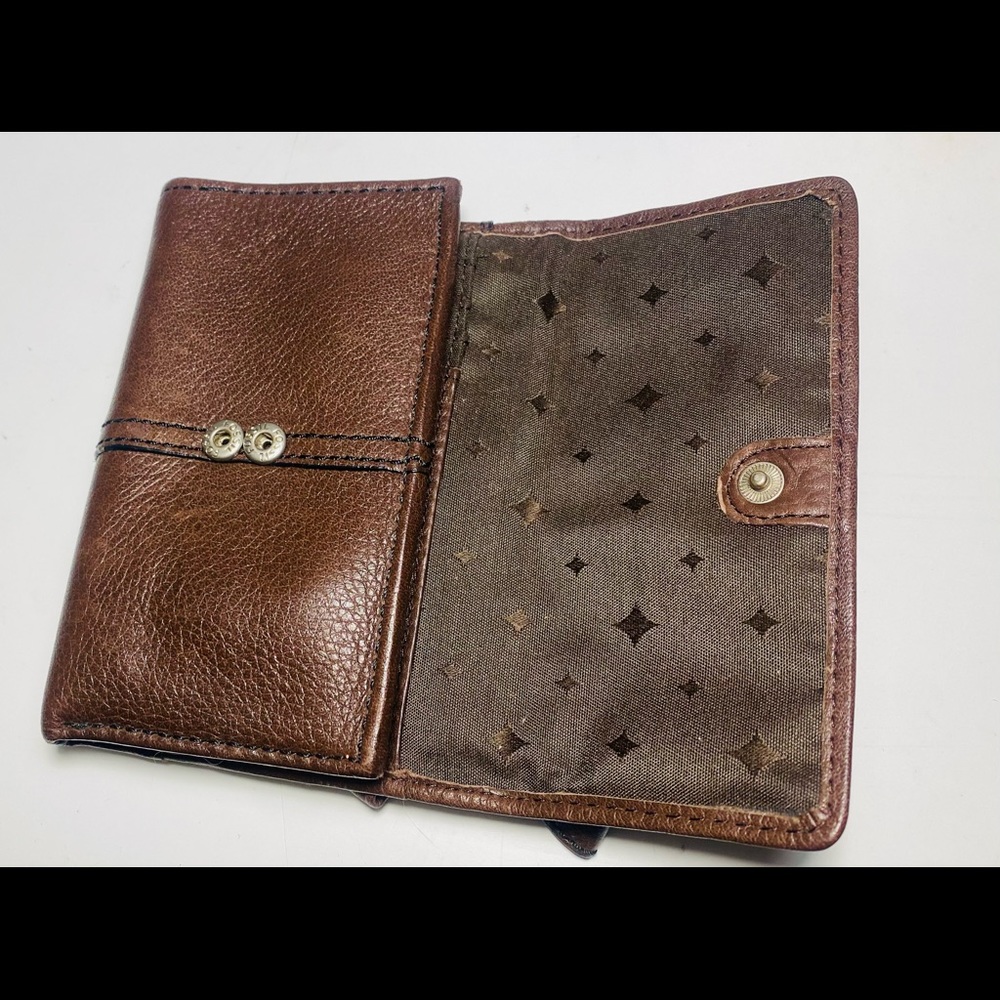 Fossil Wallet - Used Once. Excellent Condition! - image 3